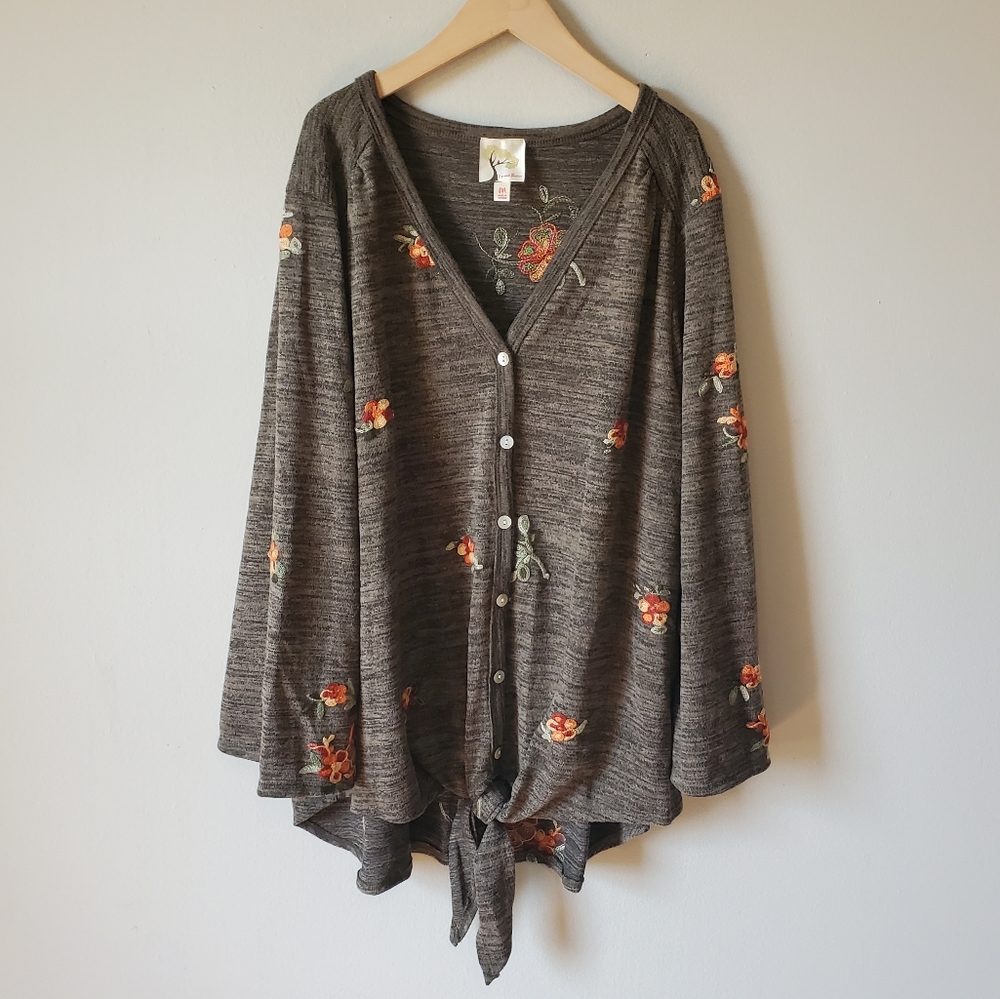 Anthro fig and flower Floral Detail Knotted Top